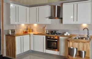gambar desain lemari gantung dapur minimalis